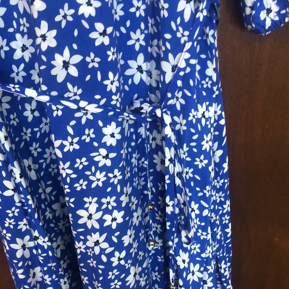 Calvin Klein beautiful blue and white dress. - Picture 3 of 4